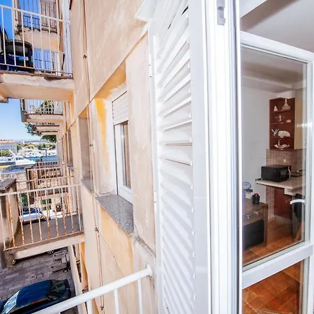 Toman Apartment *